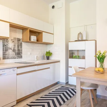 Tower 22 In Ruhigem Stadtviertel By Interhome Daire *