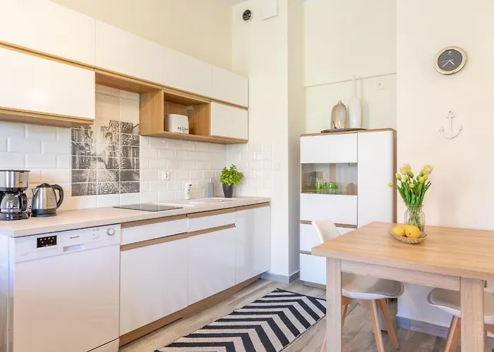 Tower 22 In Ruhigem Stadtviertel By Interhome Daire *